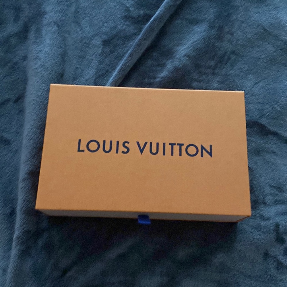 Louis Vuitton box